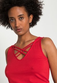 Anna Field Top - red