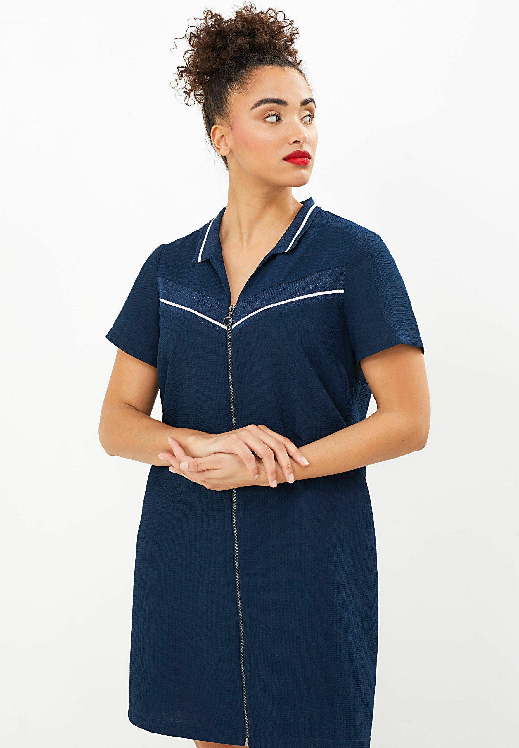 robe i code bleu marine