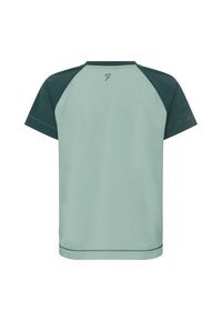 Vue arrière d'un t-shirt à manches courtes bicolore avec des manches vert foncé et un corps vert clair, présentant un petit logo en forme de cœur près du col.