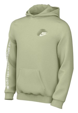 Hoodie vert clair en tissu doux avec une poche avant, des poignets et un ourlet côtelés. Présente un logo Nike blanc sur la poitrine et un texte sur la manche.