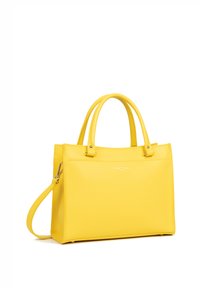 Sac à main en cuir jaune avec une finition texturée, deux poignées supérieures et une bandoulière amovible. Présente une forme rectangulaire simple.