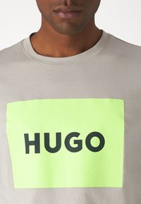 HUGO DULIVE - T-shirt print - light pastel grey