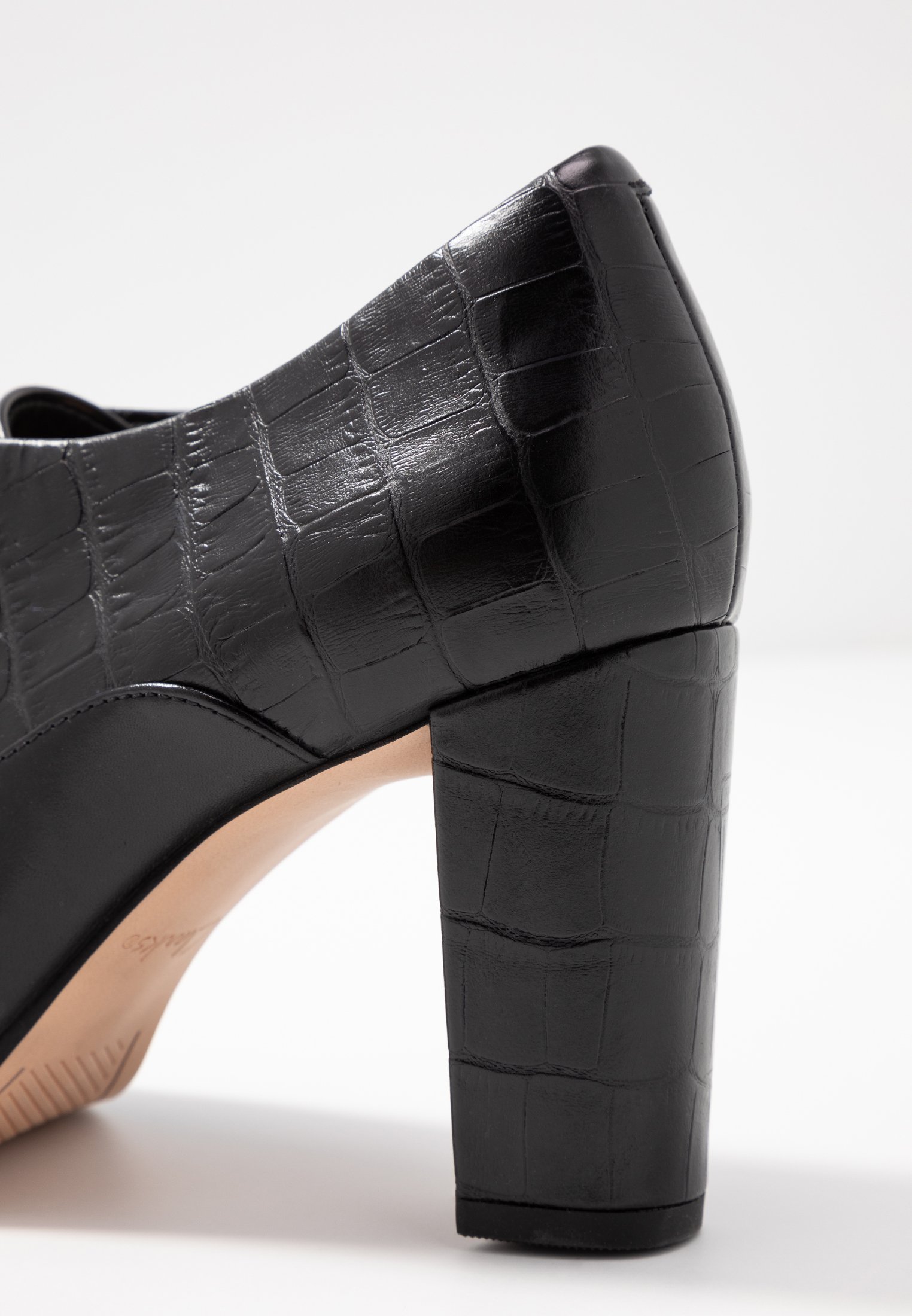 clarks kaylin ida shoe boot