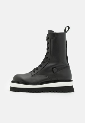 GCDS BUCKLE COMMANDO UNISEX - Μπότες πλατφόρμα - black