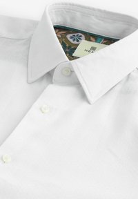 Next SHORT SLEEVE - REGULAR FIT - Pluus - white