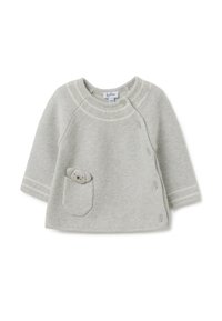 Hellgrauer, gestrickter Pullover mit langen Ärmeln, strukturiertem Stoff, seitlichen Knöpfen und einer Tasche mit einem kleinen, aufgenähten Bärenmotiv.