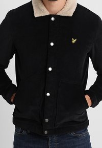 Lyle & Scott Übergangsjacke - black