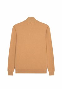 Suéter de punto color beige con cuello alto y mangas largas. Presenta puños y dobladillo acanalados, textura suave y un discreto detalle del logo en la manga.