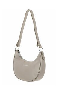 Sac à main en cuir beige avec une forme courbée, une seule bandoulière réglable, une fermeture éclair en métal argenté et un détail de logo sur l'avant.