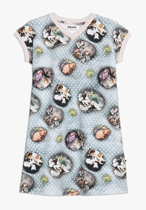 Korte mouwen jurk met een lichtblauwe achtergrond, voorzien van een stippenpatroon en meerdere dierenillustraties in cirkelvormige kaders.