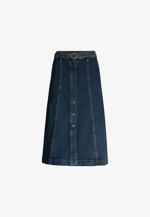 Gonna A-line in denim blu scuro, con chiusura frontale a bottoni, una cintura con fibbia rotonda dorata e dettagli di cucitura a contrasto.