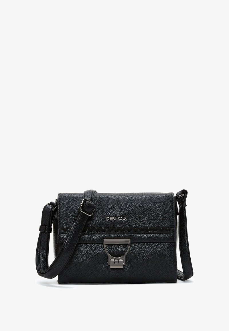 Borsa a tracolla nera in similpelle con superficie texture, chiusura con zip, logo in rilievo e cuciture decorative sulla parte anteriore.