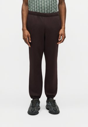 - Spodnie treningowe