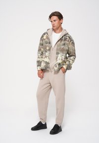 RYŁKO Sneakersy niskie