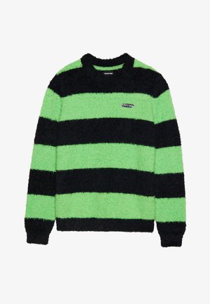 Flauschiger Strickpullover mit abwechselnden schwarzen und leuchtend grünen Streifen. Rundhalsausschnitt mit kleinem Markenlogo auf der Vorderseite.