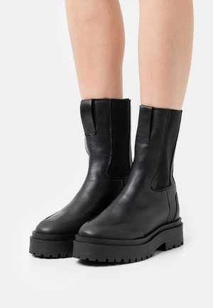 SHOES - Kotníkové boty na platformě - black