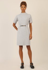 Apart WITH GÜRTEL - Strickkleid - graumeliert