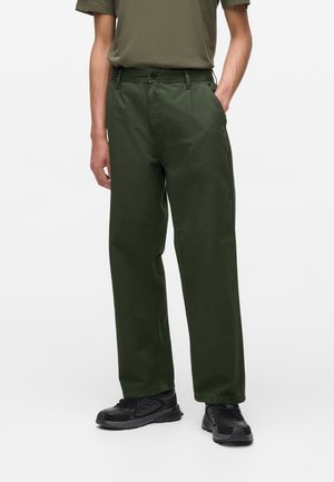 RELAXED CHINO - Jeans Relaxed Fit - forest night