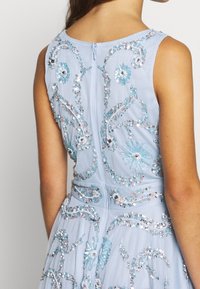 Lace & Beads Petite Koktejlové šaty / šaty na párty - light blue