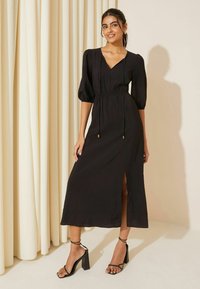 Friends Like These REGULAR FIT V-NECK PUFF SLEEVE SHIRRED WAIST - Denné šaty - black