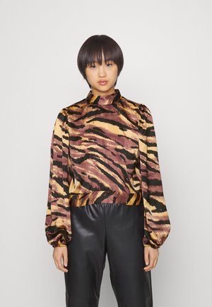 Pieces Petite PCMONALISE OPEN BACK - Μπλούζα - chicory coffee/tiger