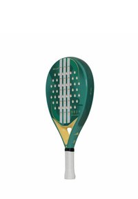 Groene padelracket met een gladde afwerking, geperforeerde kop en drie witte strepen. Gele accent nabij het handvat. Getextureerde grip.