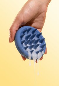 Coco & Eve PRO YOUTH SCALP MASSAGER - Bath and Body Tool