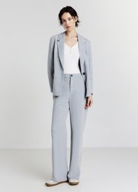 Calliope CON SCOLLO A V E BOTTONI - Body - bianco lana