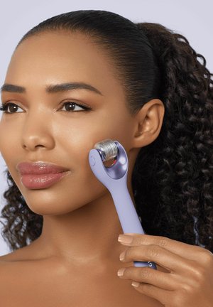 GESKE, MICRONEEDLE FACE ROLLER | 9 IN 1 | SMARTAPPGUIDED - Hudplejeredskab - purple