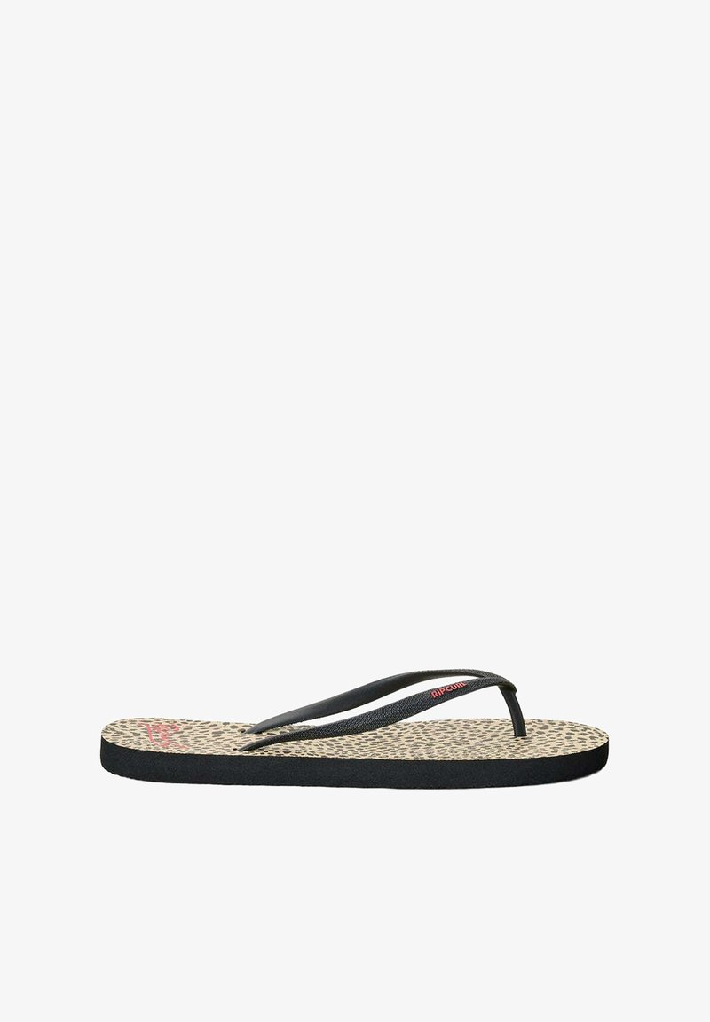 Infradito con suola nera a stampa leopardata e cinturini neri testurizzati con piccolo logo rosso "Rip Curl" su un lato.