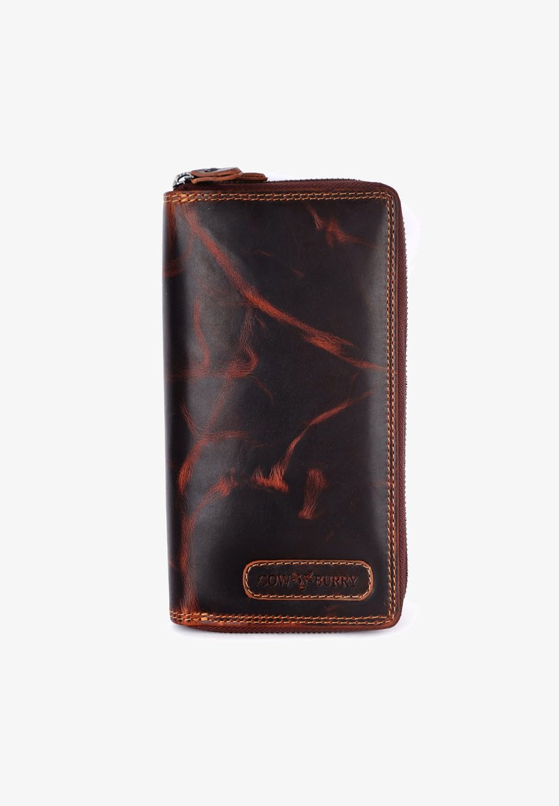 Brun läderplånbok med en marmorerad textur, med orange detaljer och dragkedjestängning. Inkluderar en logopatch längst ner framtill.