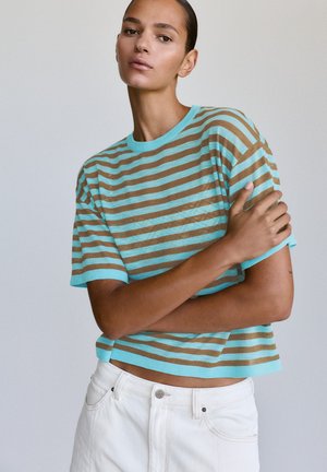 PULL&BEAR, - T-shirt z nadrukiem