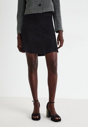 VMGOLD SKATER SKIRT - Minisukňa - black