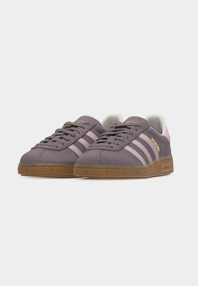 adidas gazelle silver green womens adidas Samba Bayern Munich Indoor Shoes Soccer JQ2500 White M 9.5 / W 10.5