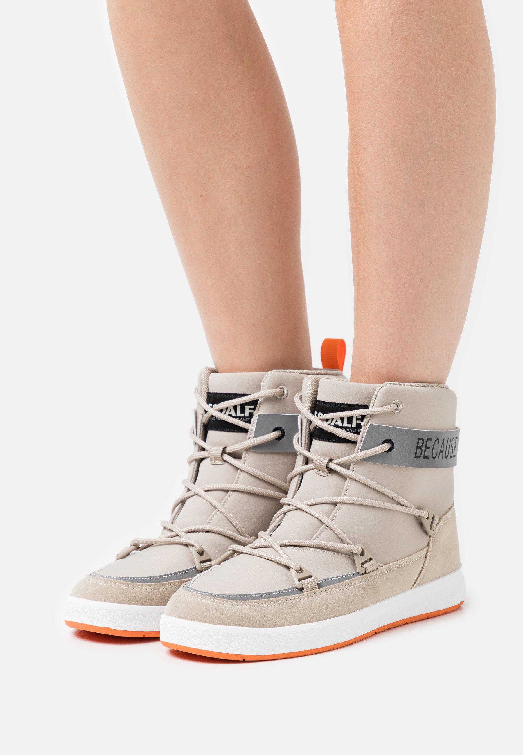 Ecoalf SNOALF WOMAN - Botines con cordones - dark sand/beige - Zalando.es