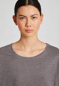 GAI+LISVA IVALO  TEE  - Jednoduché tričko - gargoyle