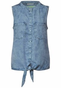 Vaaleansininen farkkutoppi ilman hihoja, jossa on pyöreä kaulus, napitus edessä, kaksi rintataskua ja solmittu yksityiskohta alaosassa.