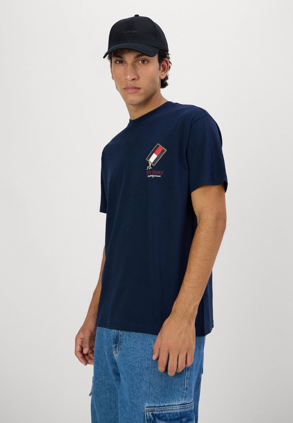 NOVELTY TEE - Print T-shirt4