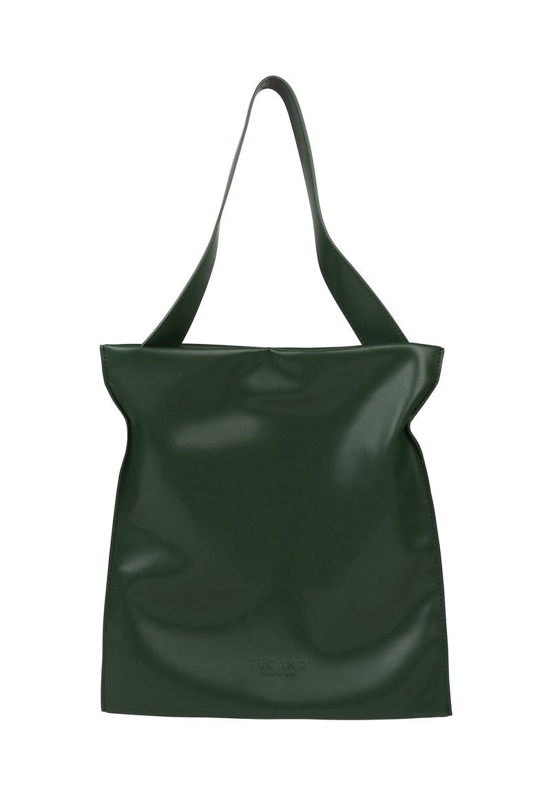 Sac fourre-tout en cuir souple vert foncé avec une large sangle de épaule et un logo de marque subtilement embossé près du bas au centre.