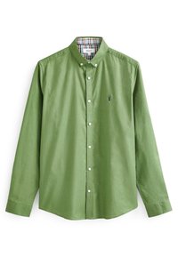 Grünes Langarmhemd aus glattem Stoff mit Button-Down-Kragen, das ein kariertes Futter und ein kleines gesticktes Logo auf der Brust aufweist.