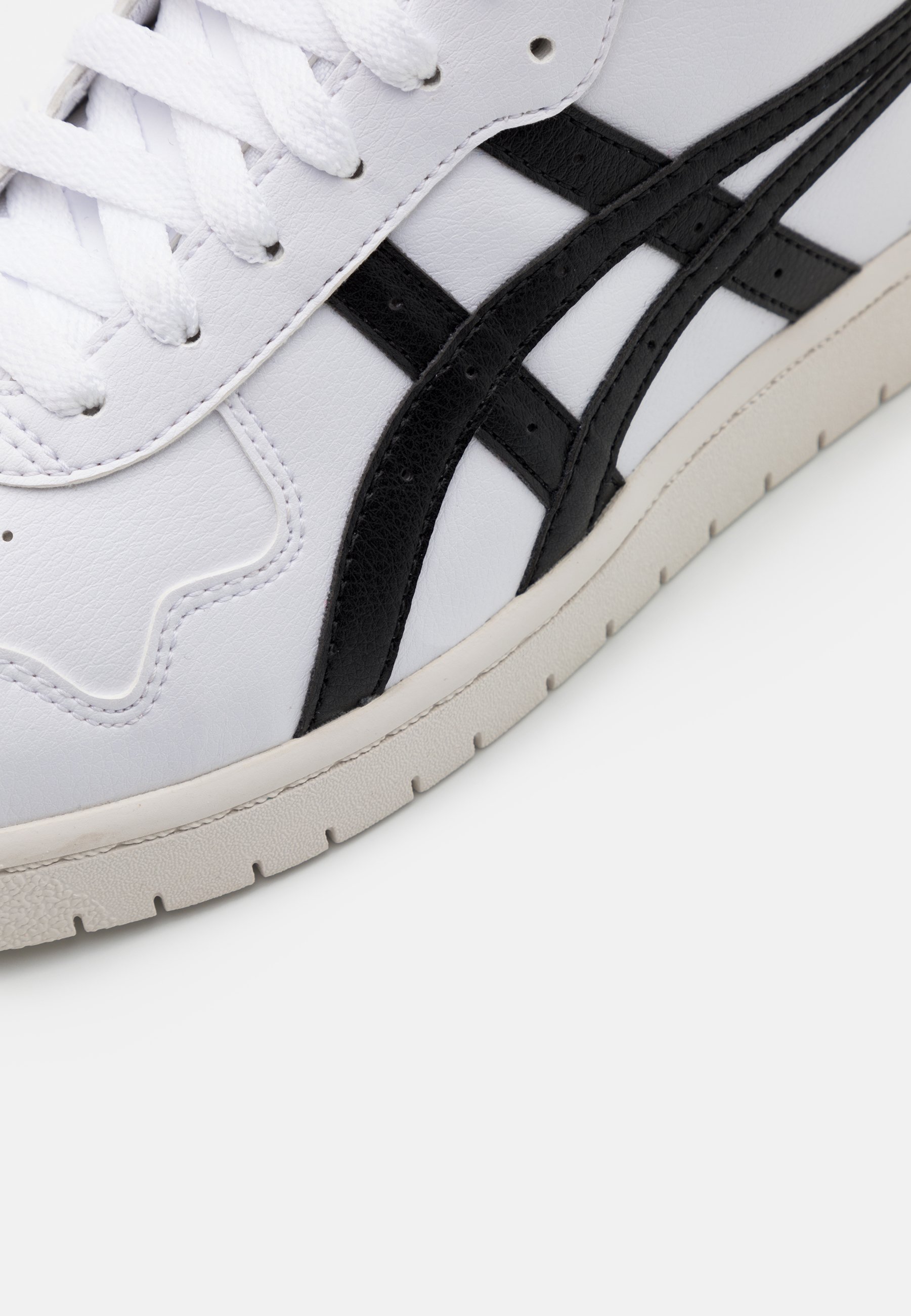 asics high top trainers