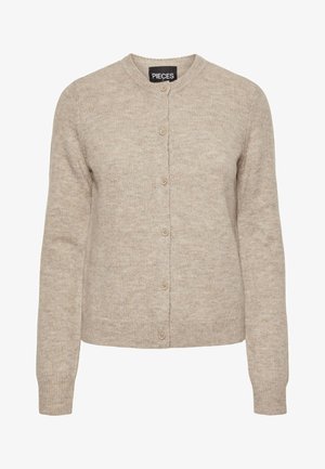 Beige stickad cardigan med rund halsringning, knäppning med knappar, långa ärmar och ribbade ärmslut. Tillverkad av mjukt, texturerat tyg.