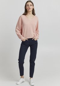 Oxmo OXPEETJE TIGHT FIT - Broek - total eclipse