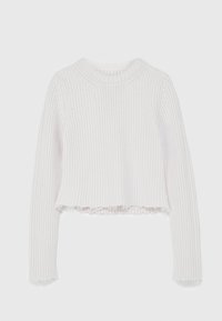 Pull court à manches longues en maille côtelée blanche avec bords bruts aux ourlets, aux poignets et à l'encolure ronde sur fond uni.