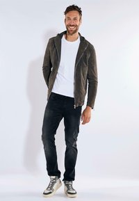 Thumbnail Image 2