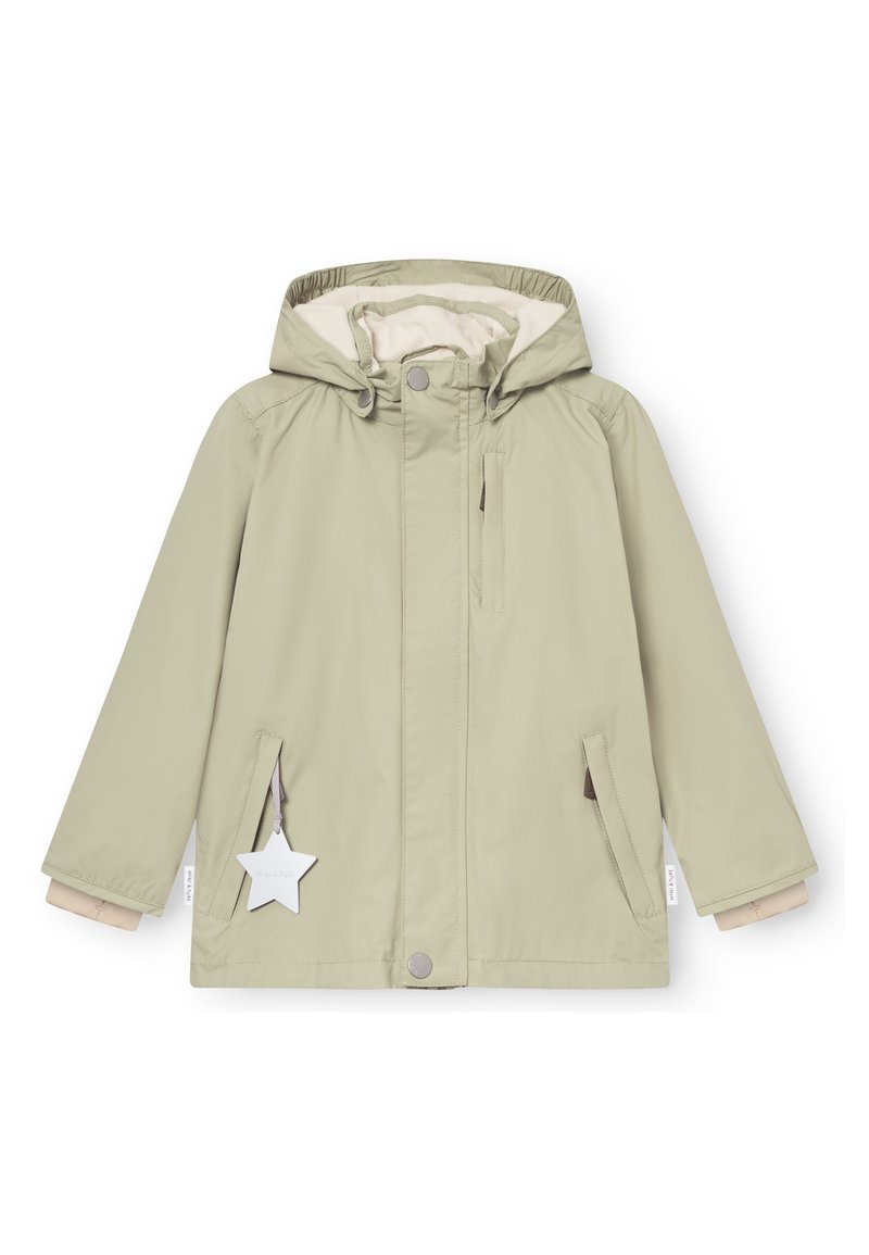 Veste vert clair, résistante à l'eau, avec une capuche, doublure intérieure crème, poches latérales et un accent en forme d'étoile sur une poche.