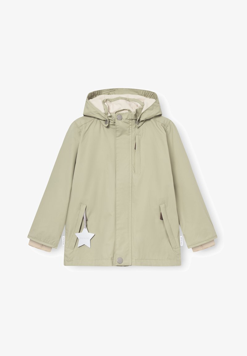 Šviesiai žalia, vandeniui atspari striukė su kapišonu, kreminės spalvos vidinė pamušalas, šoniniai kišeniai ir žvaigždės formos akcentas vienoje kišenėje.