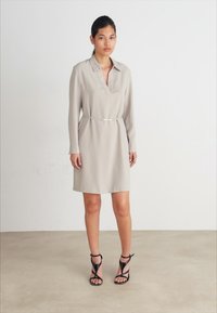 Calvin Klein STRUCTURE - Denné šaty - sand pebble