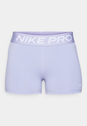 Calções de atletismo Nike Pro em lavanda clara. Feitos de um tecido liso e elástico com uma cintura larga roxa apresentando "NIKE PRO" em branco.