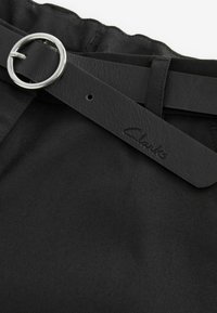 Clarks Auduma bikses - black